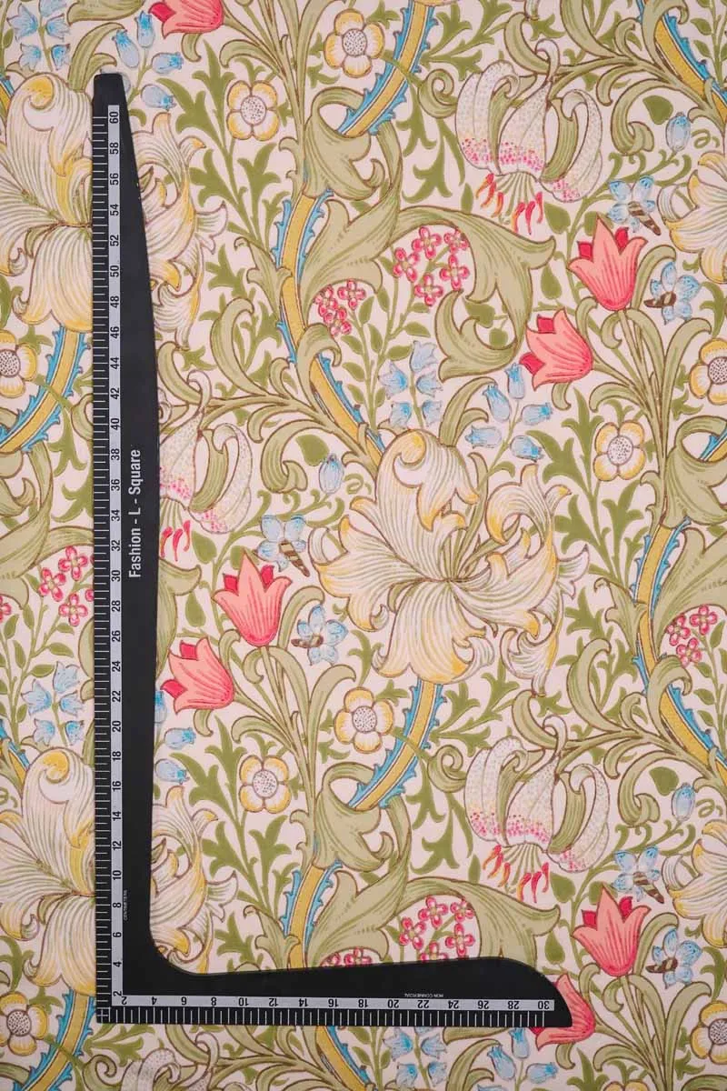 Alluring Vintage Floral Pattern Printed Muslin Fabric