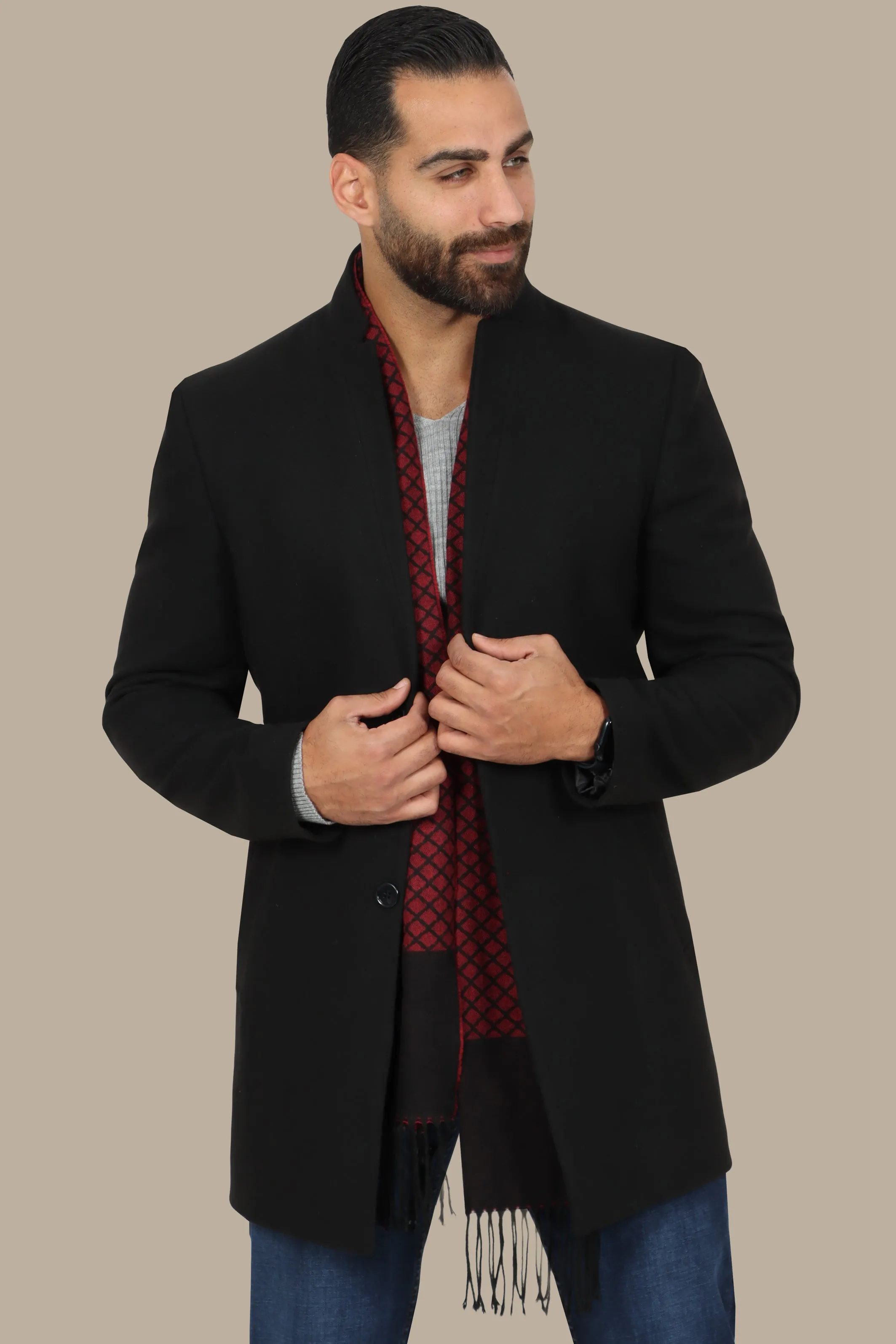 Black Elegance: The Classic Coat Col Mao in Basic Black