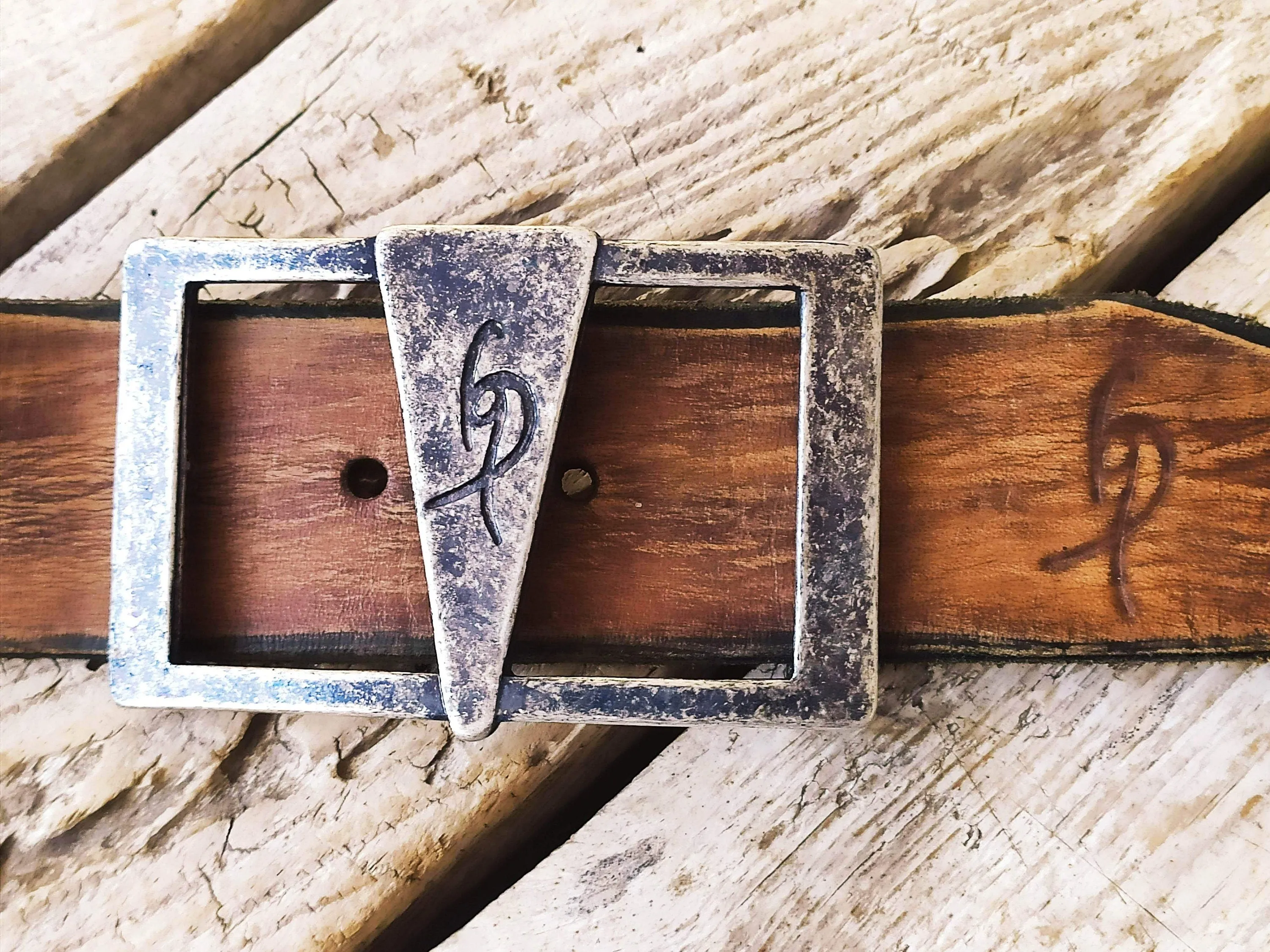 Ishaor Original Triangle Logo Belt Buckle - Stylish and Unique Statement Piece