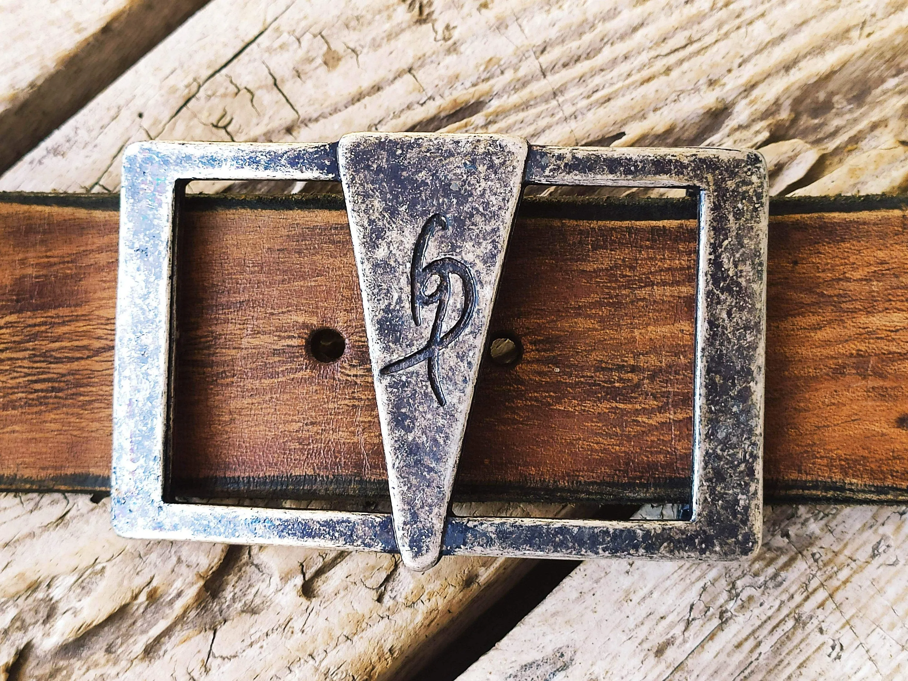 Ishaor Original Triangle Logo Belt Buckle - Stylish and Unique Statement Piece