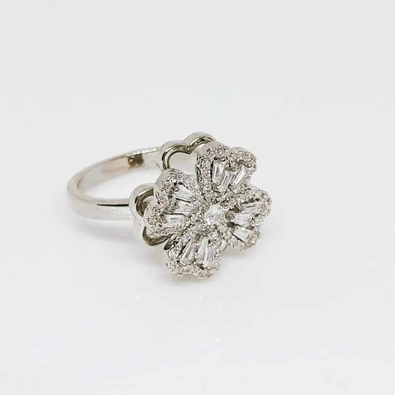 Lucky Whirling Four-Leaf Clover Full Zircon Ring