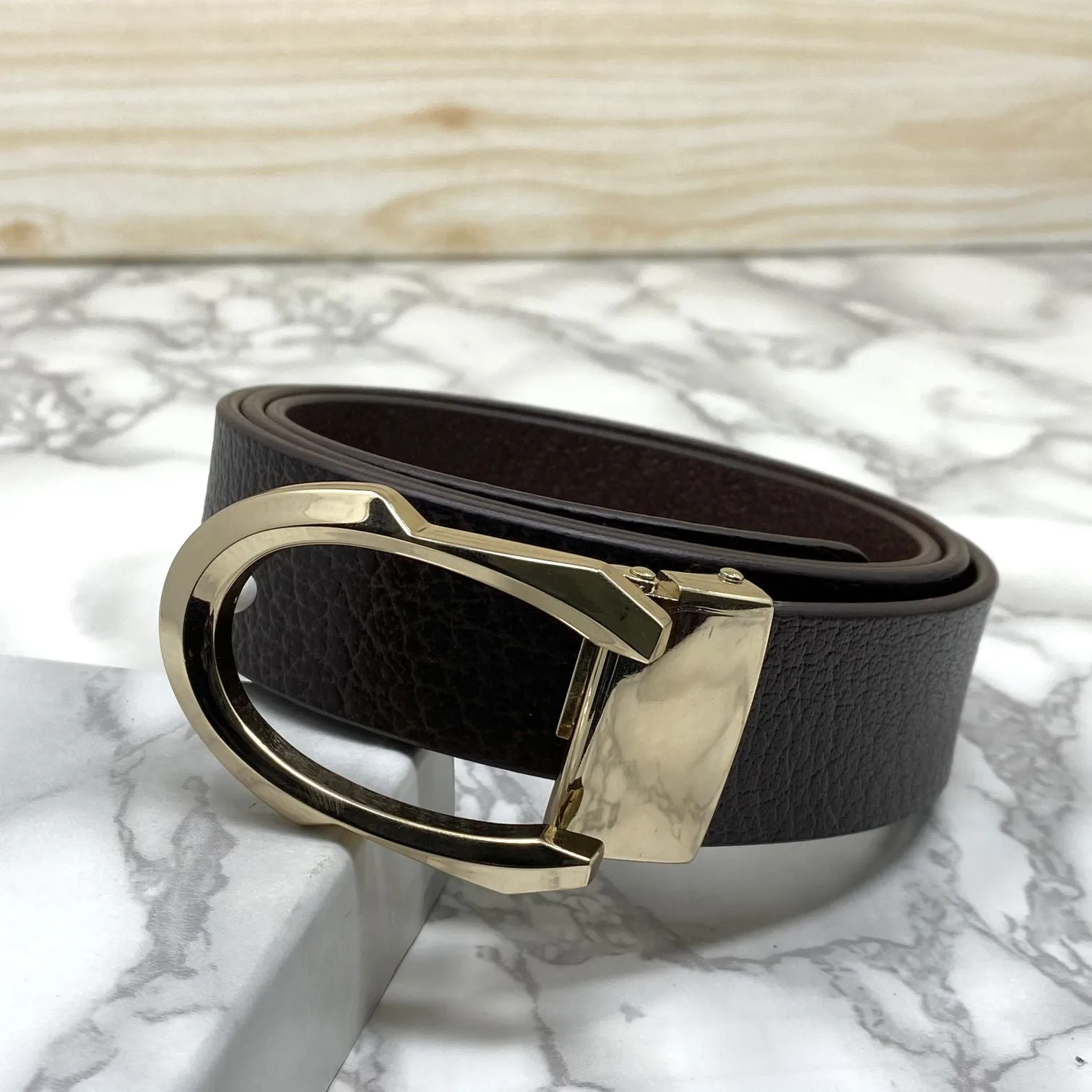 Signature C Logo Leather Belt For Unisex-JonasParamount