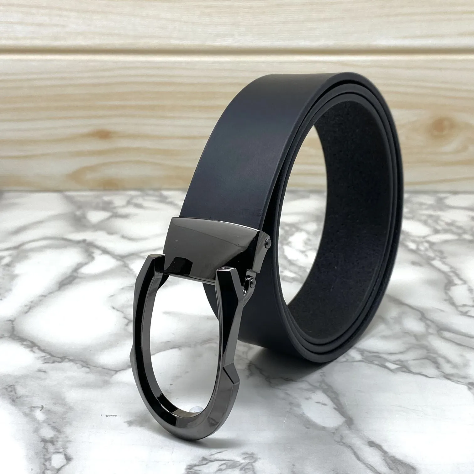 Signature C Logo Leather Belt For Unisex-JonasParamount