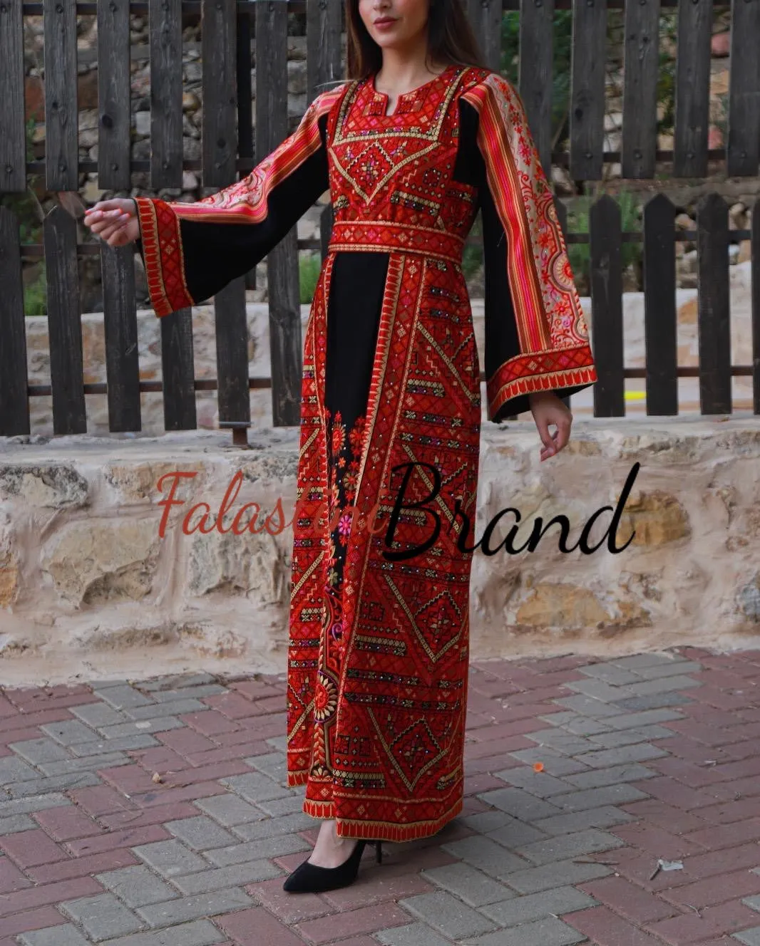 Traditional Black and Red Embroidered Thob with Malak Satin Sleeves Details